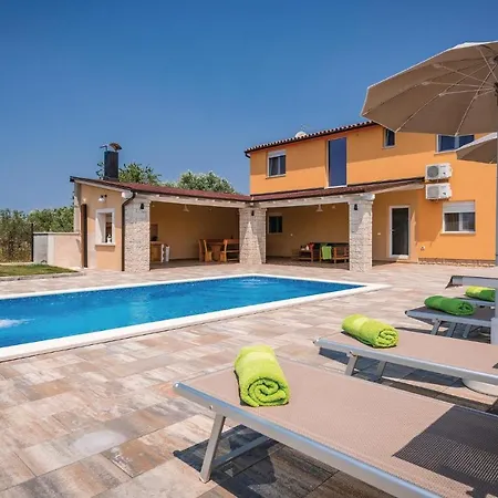 Holiday - Holiday With A Fireplace 225 בית נופש וודניאן